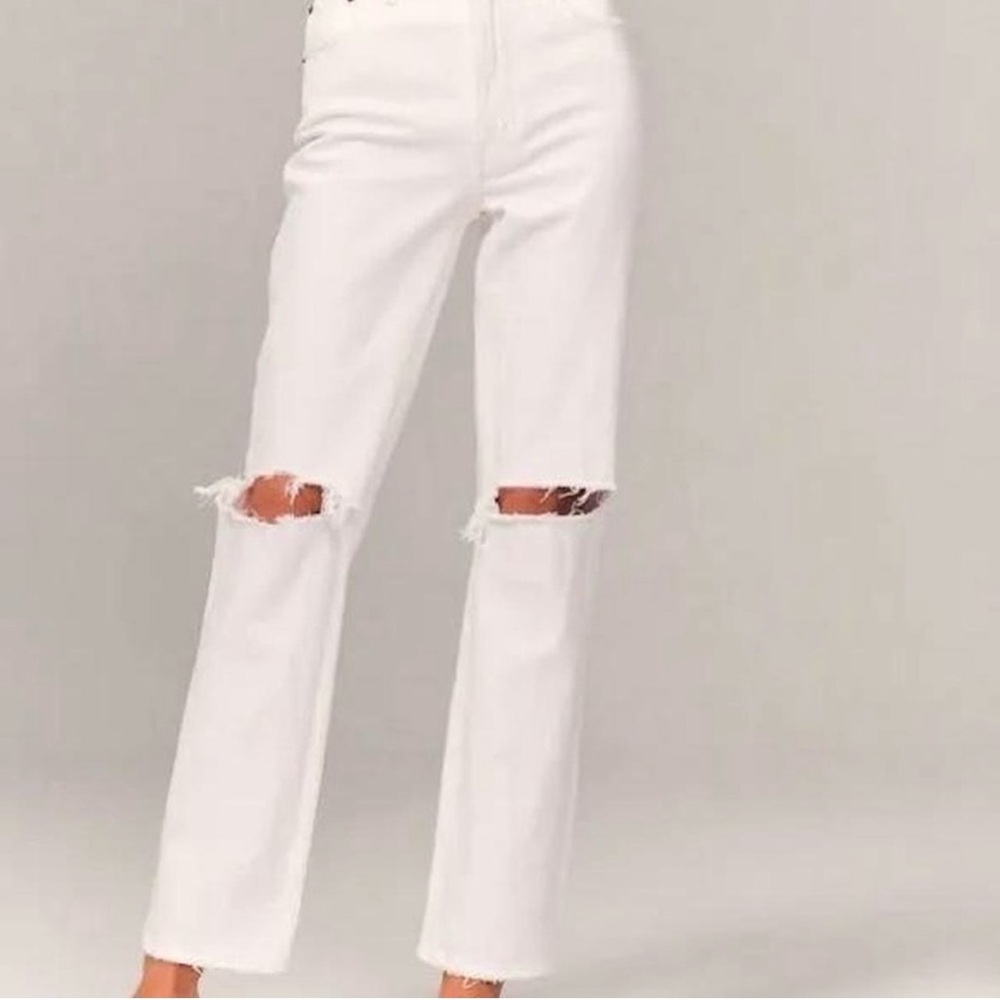 Abercrombie & Fitch Ankle Straight Uptra High Rise jeans. Women's 25/0s. White.